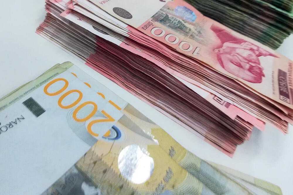 Doneta je konačna odluka: Stiže pomoć od 12.000 dinara, evo ko sada dobija pare