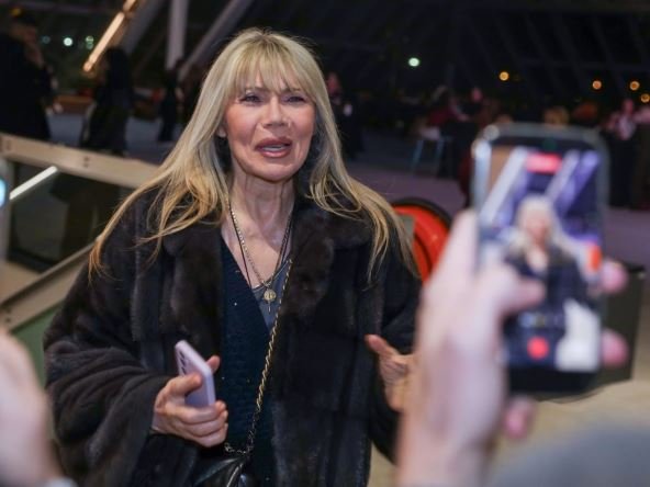 Suzana Jovanović utehu traži na Ostrogu: Prvi put noćila na svetom mestu, ispričala kakvo čudo je tamo doživela