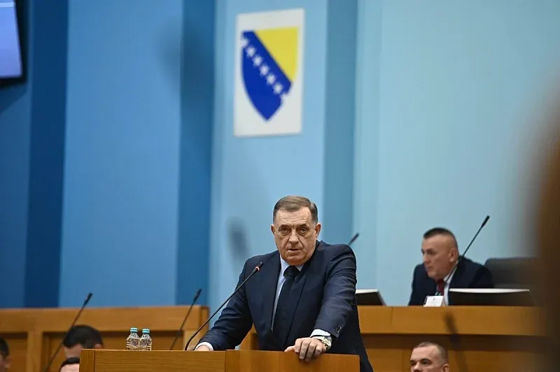Dodik najavio novi ustav RS-a s velikim promjenama: “Sarajevo više neće biti glavni grad”. Napasti ćemo …