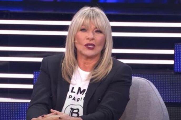 Brzo je prebojela njegovu smrt!! SUZANA JOVANOVIĆ uhvaćena u ZAGRLJAJU našeg popularnog pjevača!!!