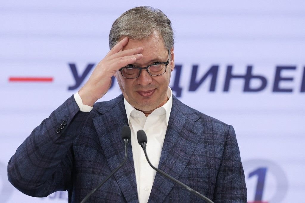 VUČIĆ IZGUBIO IZBORE: Studenti izašli na ulice i slave, a njegova izjava nakon poraza otkrila je koga krivi za sve!