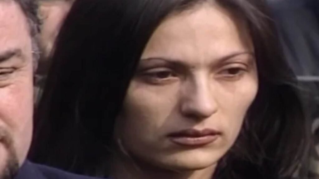 "Cecu smo skinuli golu u zatvoru, nije htela ali je morala": Pevačica od besa čupala kosu, ovako se ponašala u pritvoru