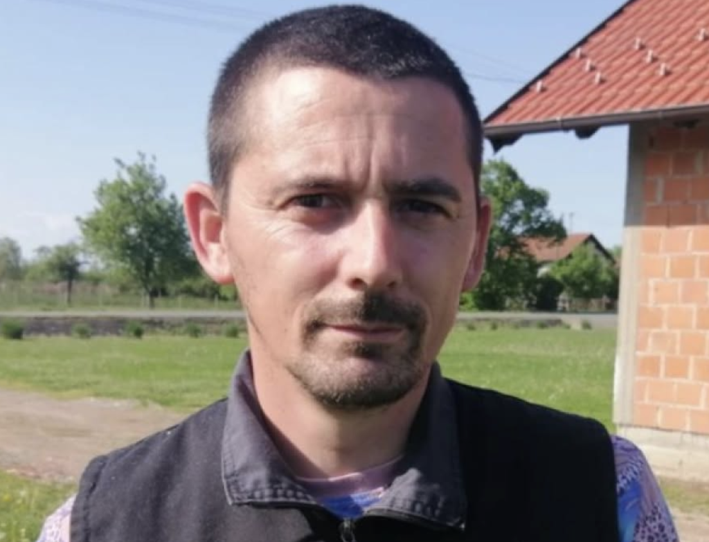 ON ima NAJLUĐE lME na Balkanu! Pop mu ZABRANI0 ULAZAK U CRKVU, a policija ga pušta BEZ KAZNE kad zgreši: A EVO KAKO MU SE BRAĆA ZOVU