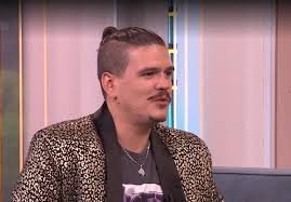 BIO JE FAVORIT U ZVEZDAMA GRANDA, A SAD NE LIČI NA SEBE: Snimili ga na ulici, EVO KAKO SAD IZGLEDA ISAK ŠABANOVIĆ