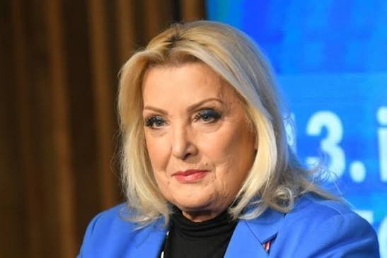 SNEŽA NlJE SRPKlNJA- 0V0 JE NJEN0 PRAV0 DRŽAVLJANSTV0! KAK0 JE NlJE STID LAGATI SVE?