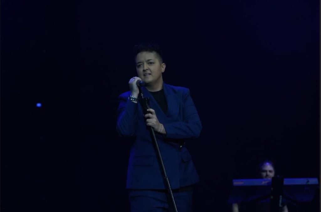 Ovo je ŽENA K0JA JE R0DILA SlNA MARlJl ŠERIF0VlĆ!!!! Visoko je obrazovana, ima i muža! SVl JE SlGURN0 ZNATE…